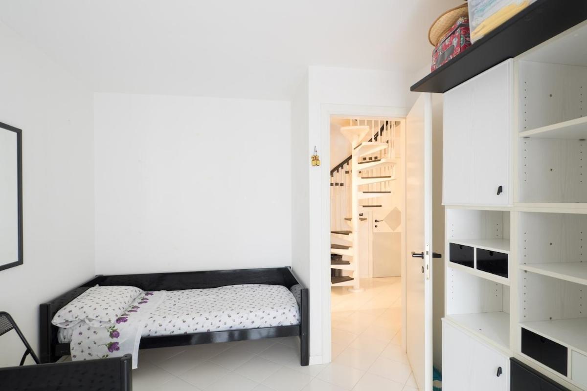 Modern Close To The - - Sarda Grado